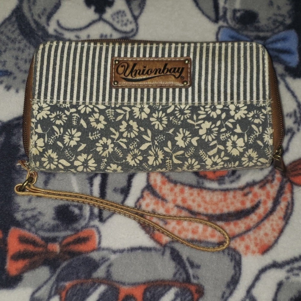 Union bay clutch wallet